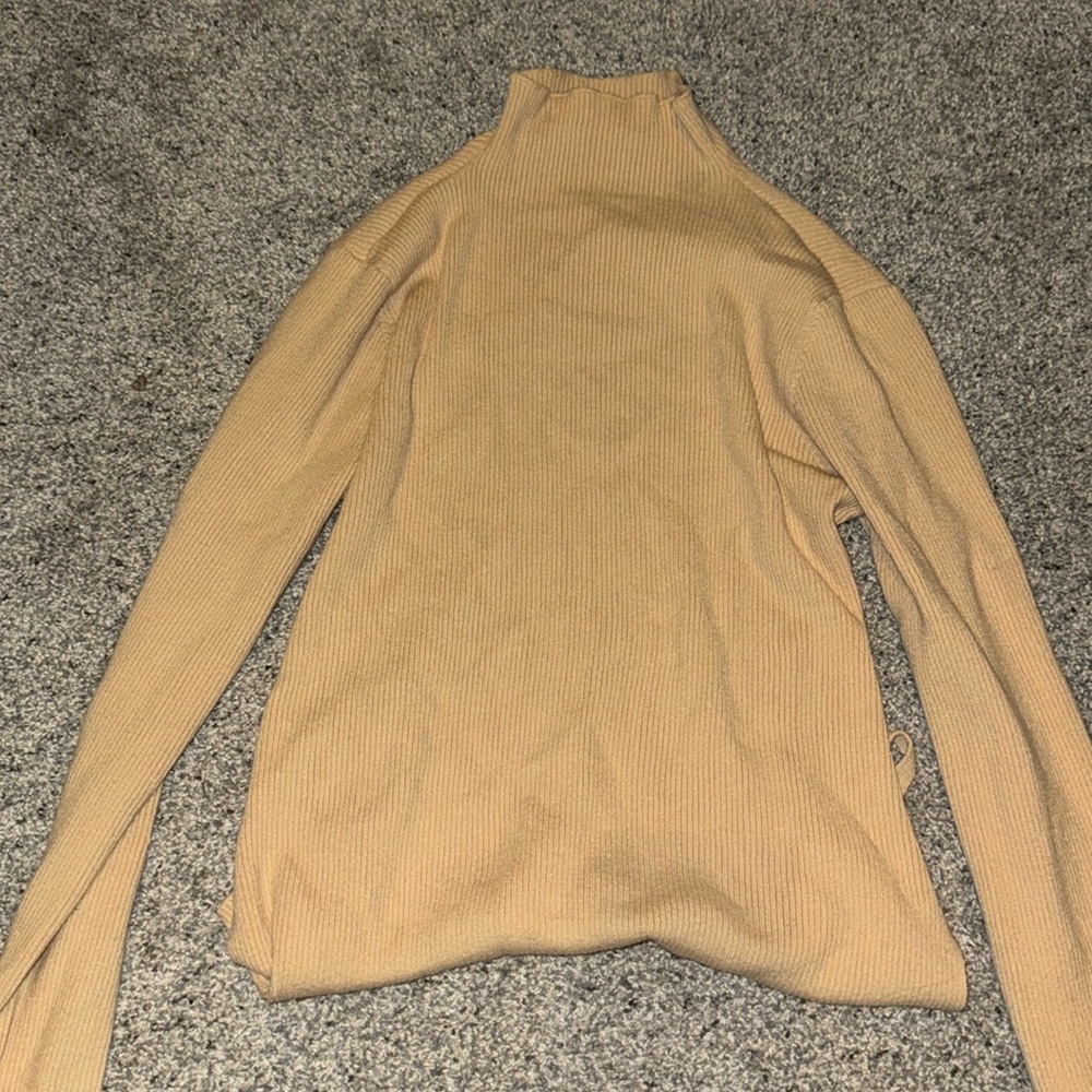 FASHIONNOVA orange colored turtleneck sweater with an open back. SIZE L